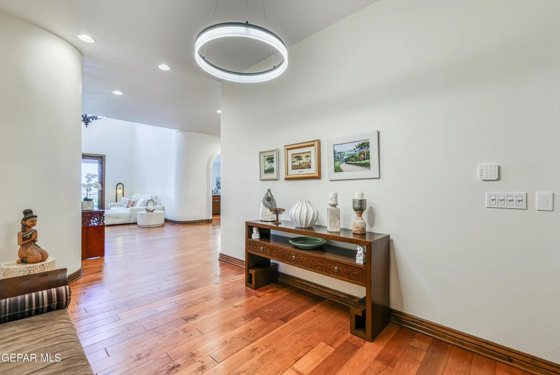 Photo of 6309 VIA SERENA Drive