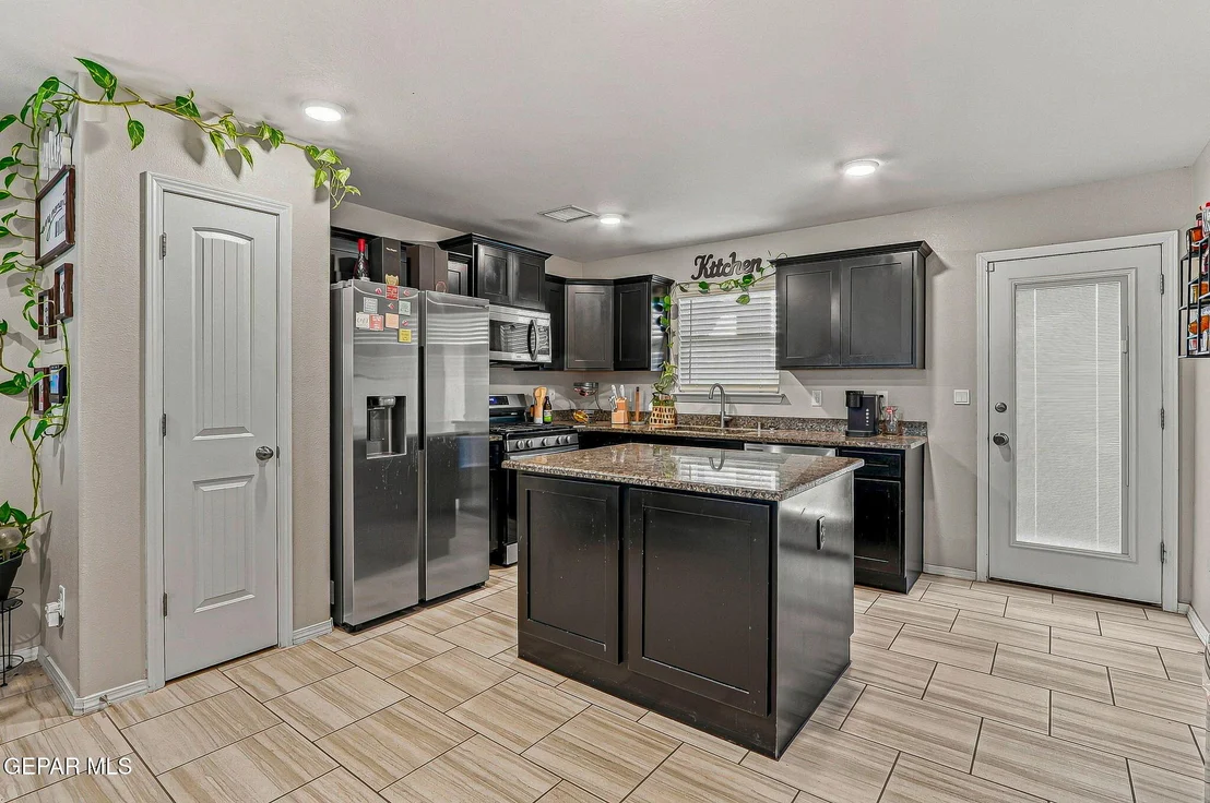 Photo of 433 TWILIGHT Drive
