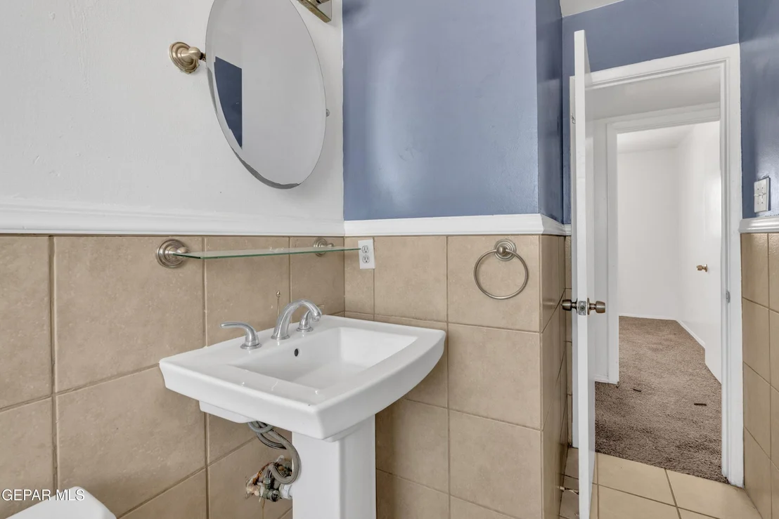 Photo of 7605 Parkland Drive
