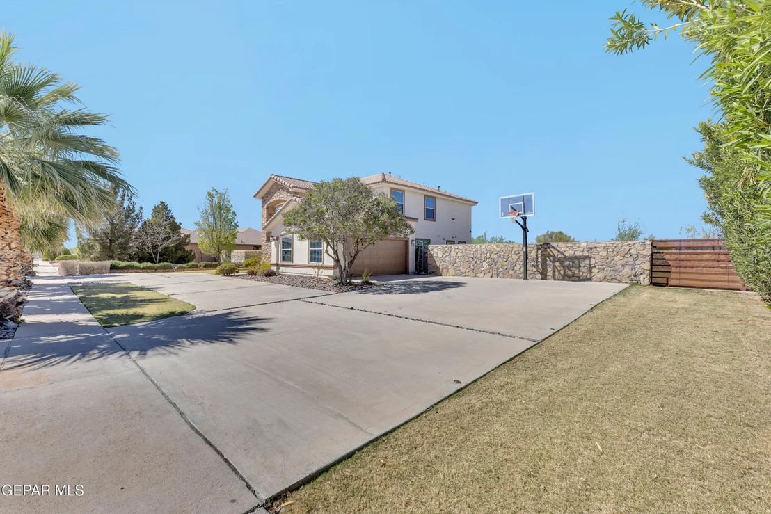 Photo of 6253 COSECHA LUNA Circle
