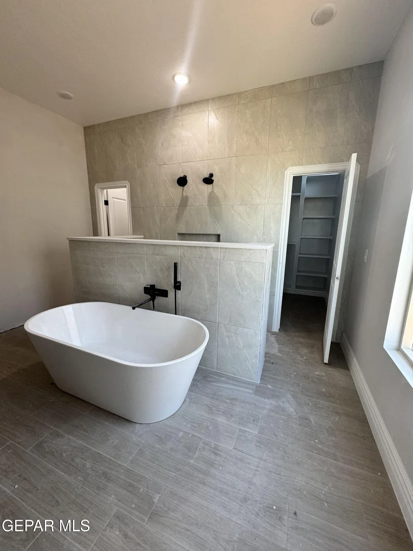 Photo of 3945 PEAK Place