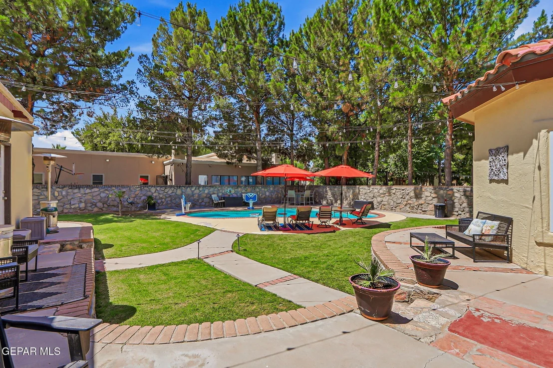 Photo of 716 Willow Glen Drive