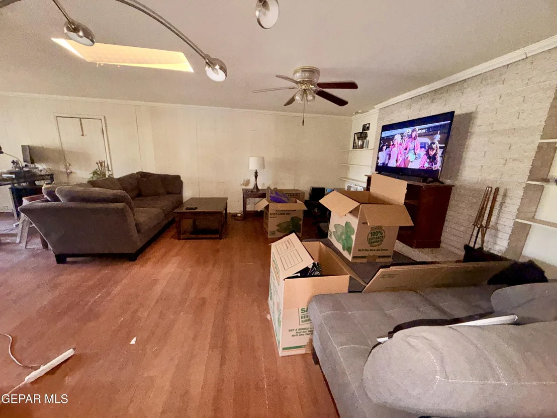 Photo of 8100 PARKLAND Drive