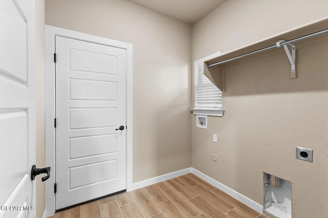 Photo of 929 Nayland Place