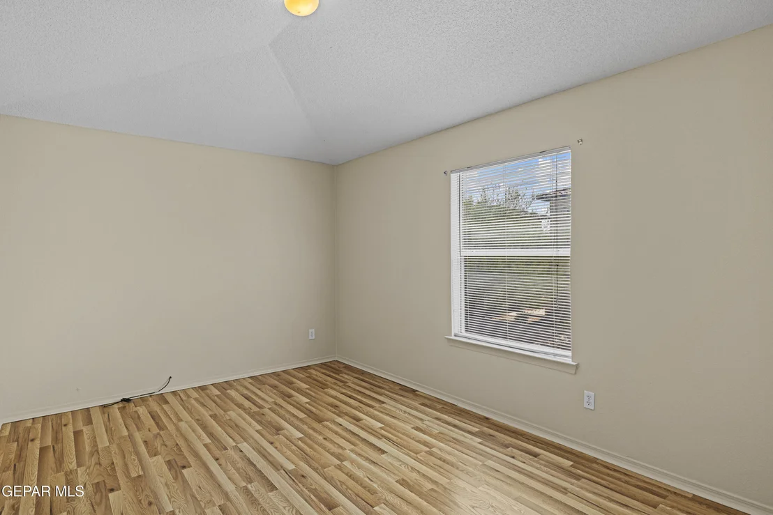 Photo of 10817 WALDEN POND Street