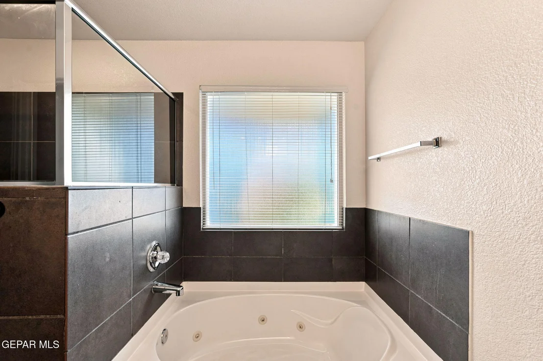 Photo of 14668 OLDENBERG Court
