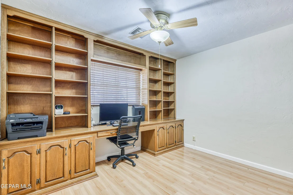 Photo of 5032 TIMBERWOLF Drive