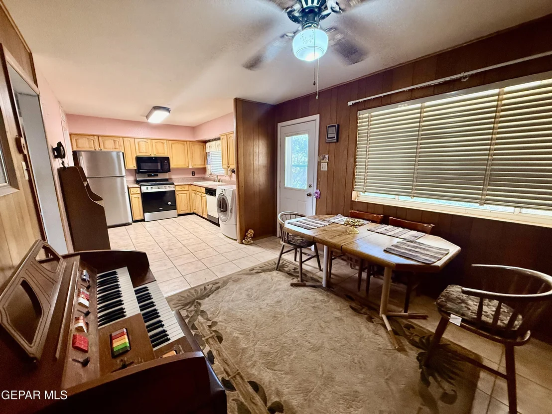 Photo of 5828 STURGEON DR Drive