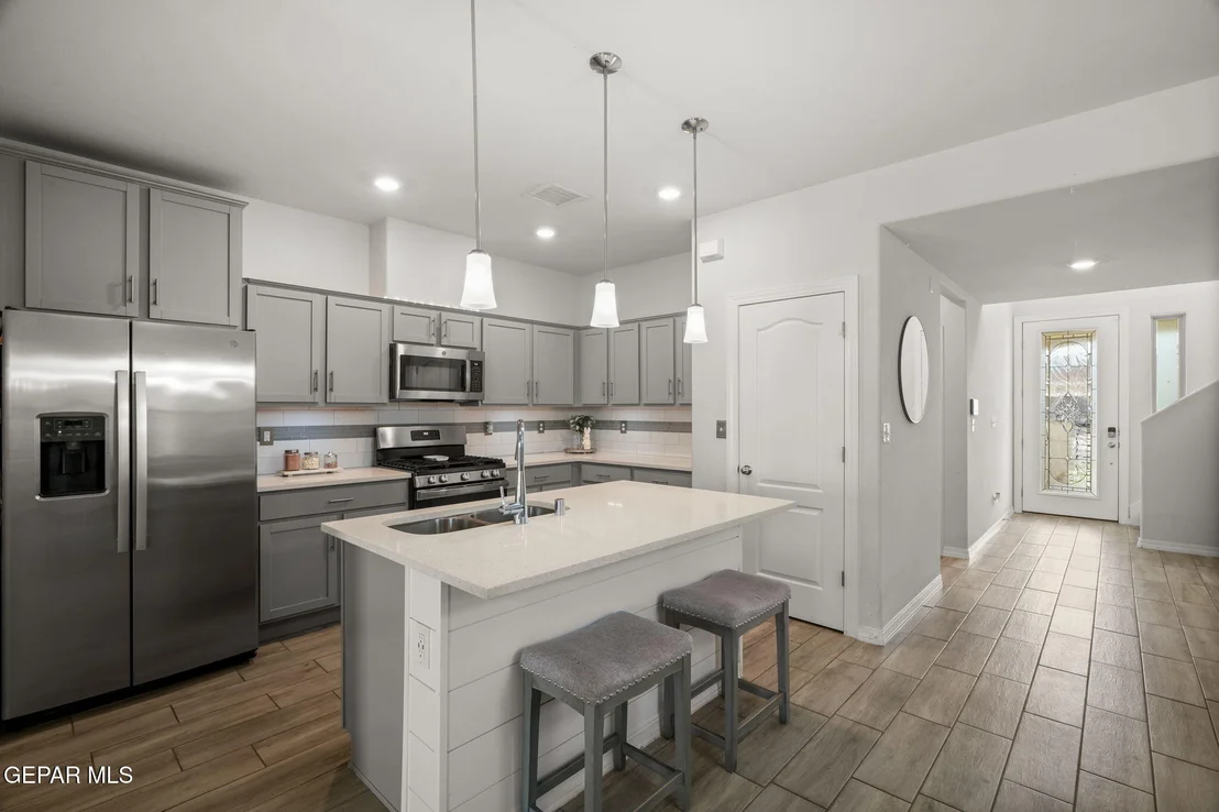 Photo of 5464 Stonehill Drive