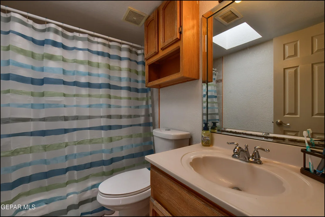 Photo of 7653 DIANJOU Drive