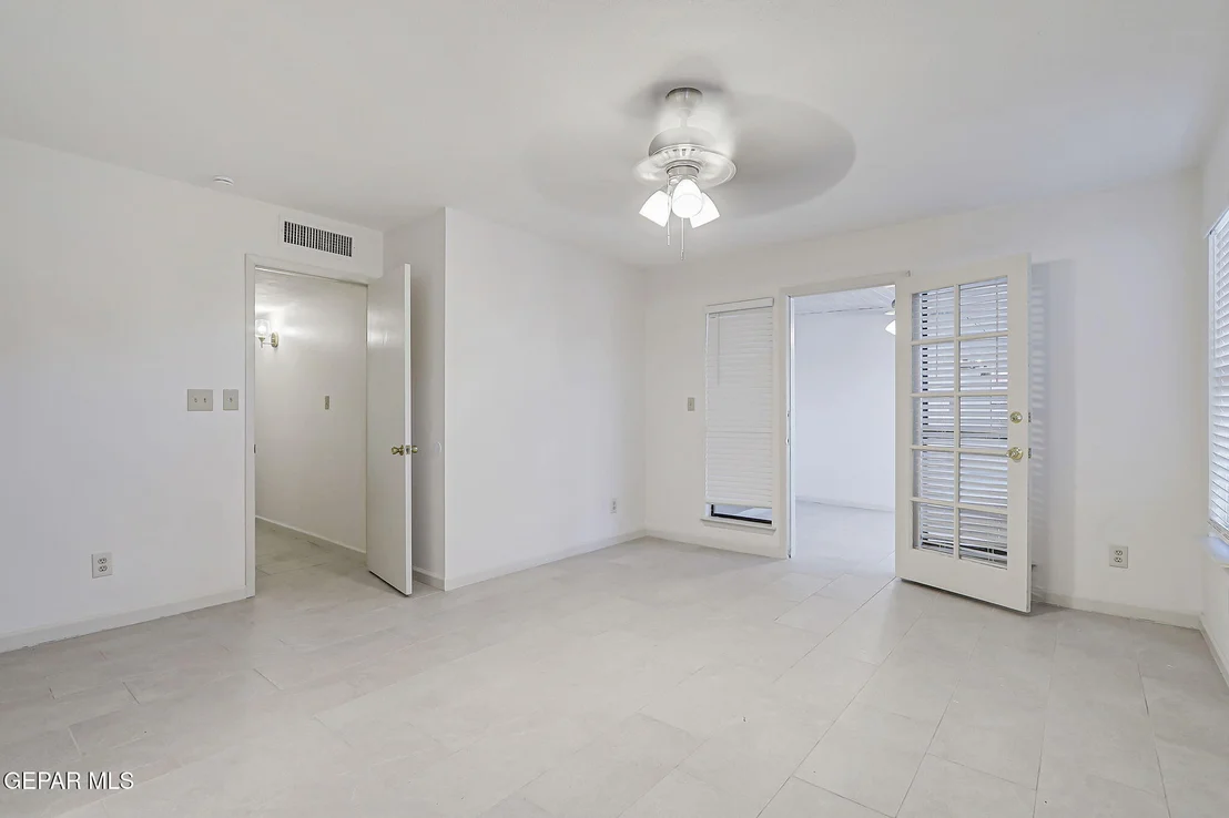 Photo of 836 ESPOLON Drive