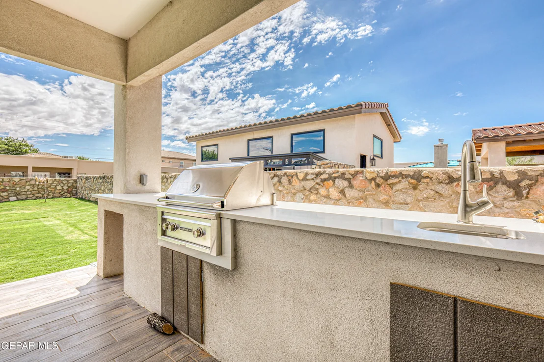 Photo of 5620 RIVER RUN Street