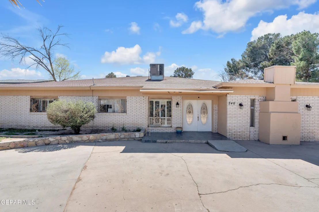Photo of 240 PRINCETON Way