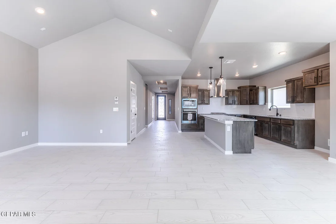 Photo of 920 Foley Place
