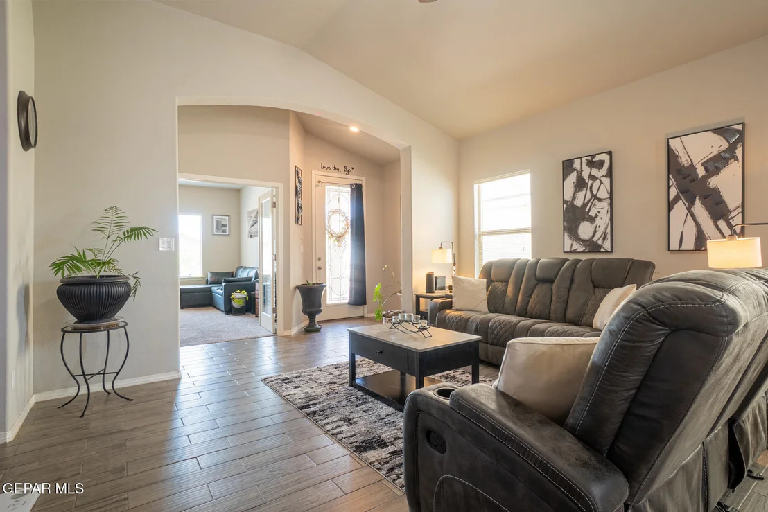 Photo of 7505 EAGLE VISTA Drive