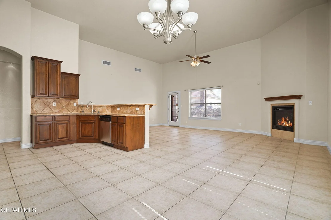 Photo of 5544 GUSTAVO MADRID Lane