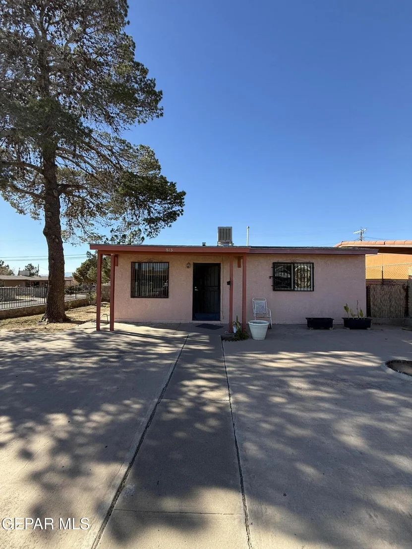 Photo of 813 Santa Barbara Drive