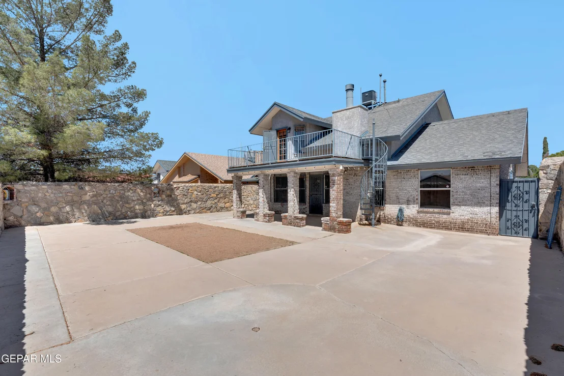 Photo of 12176 JOSE CISNEROS Drive