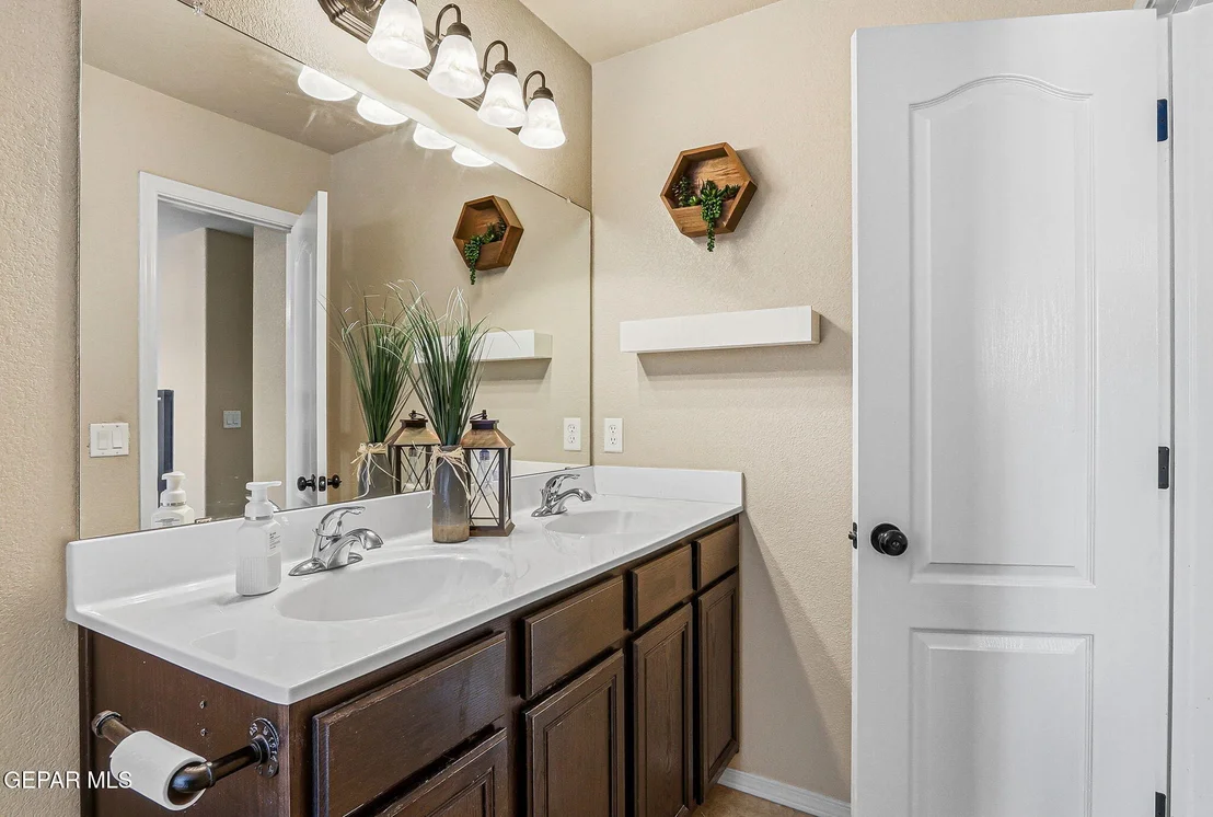 Photo of 3166 Hidden Valley Drive