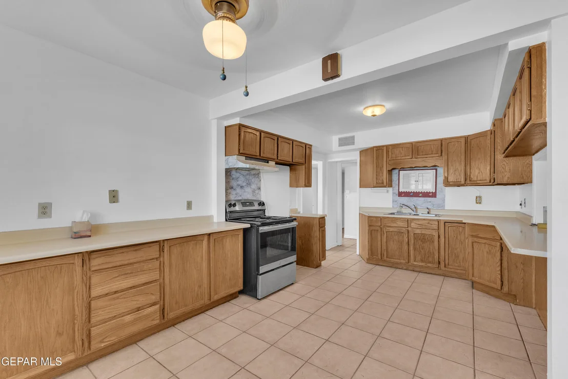 Photo of 1304 WAINWRIGHT Drive