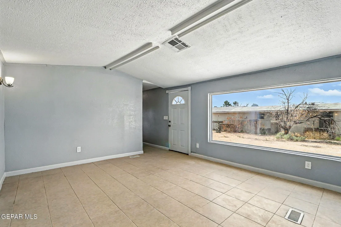 Photo of 736 Palmer Place