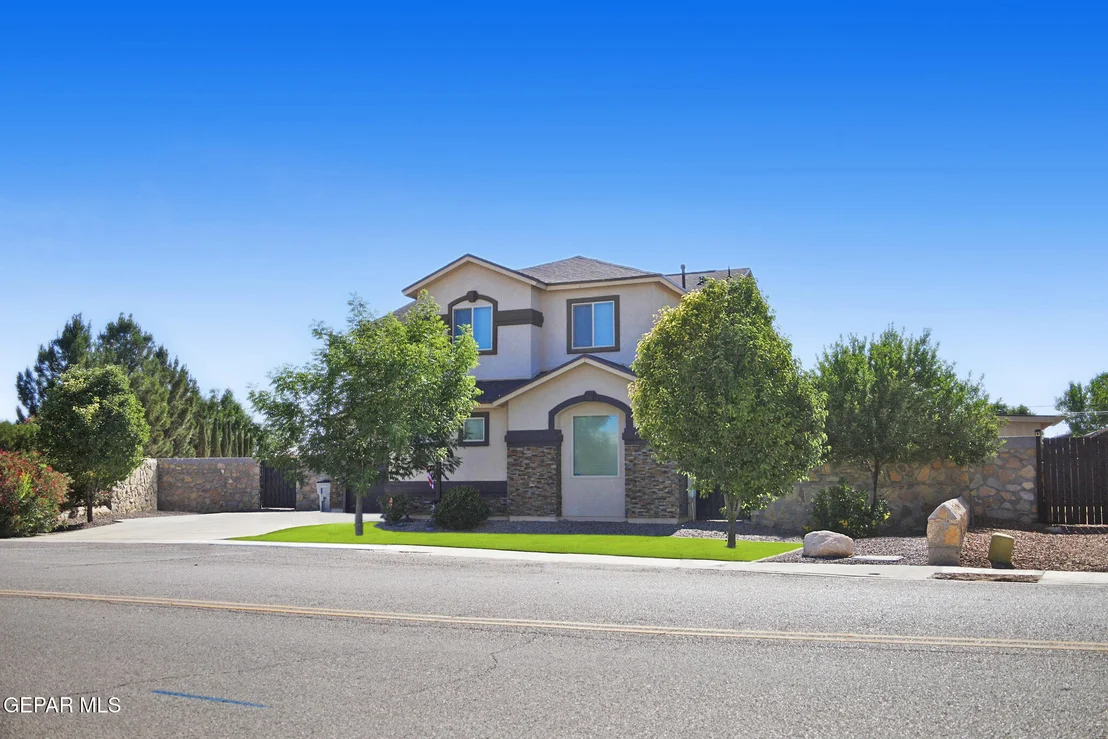 Photo of 987 GRANDEVOLE Drive