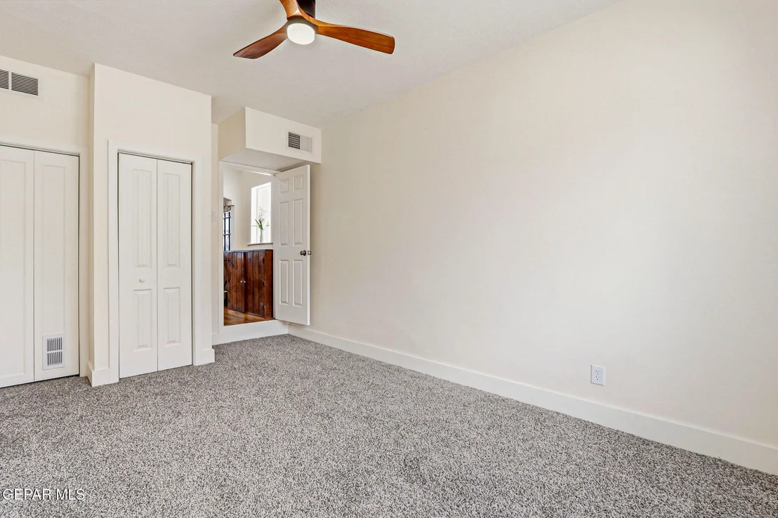 Photo of 2037 CRESCENT Circle