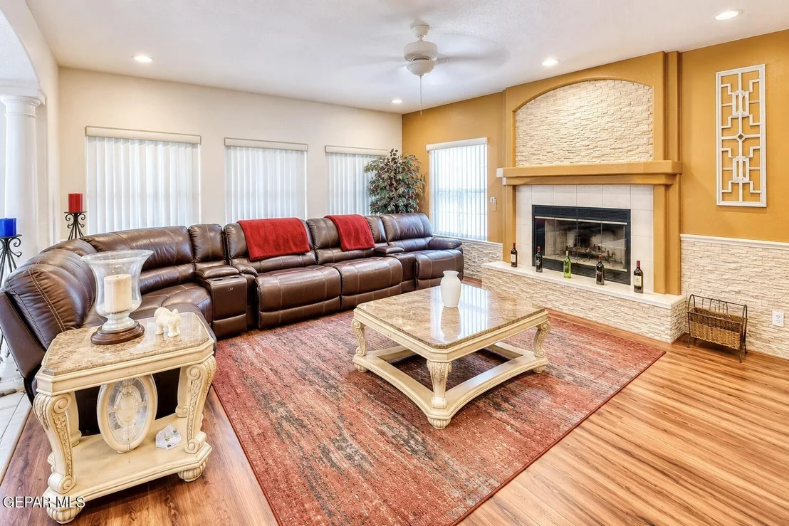 Photo of 1361 GATE Place