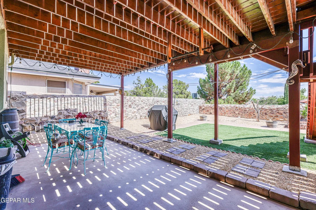 Photo of 7108 CANYON RUN Drive