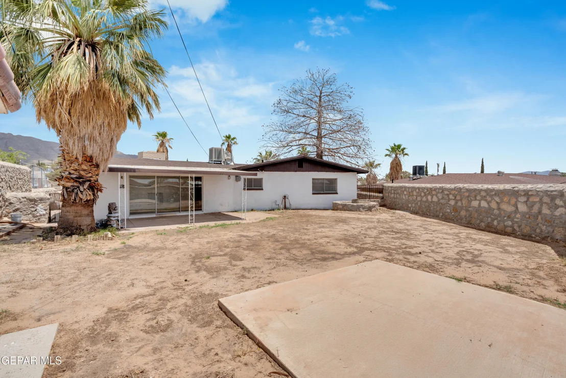 Photo of 6033 Isabella Drive