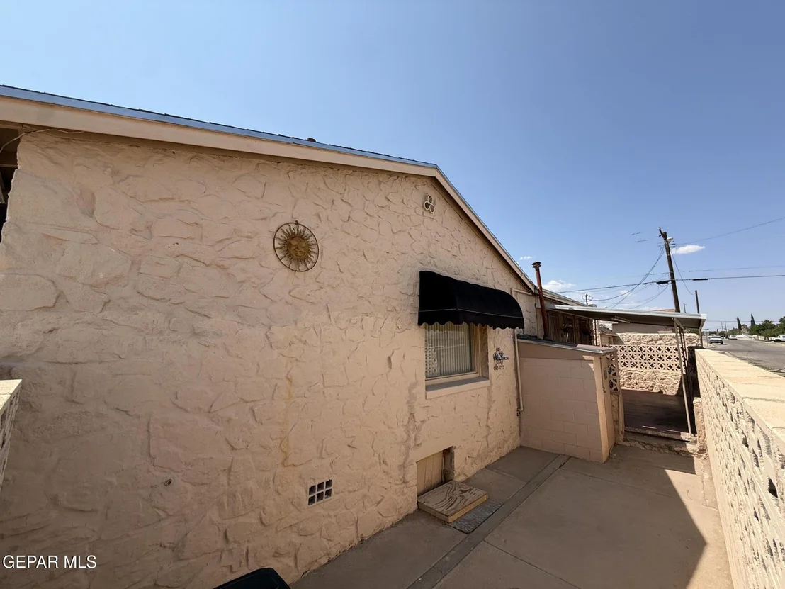Photo of 3731 JEFFERSON Avenue