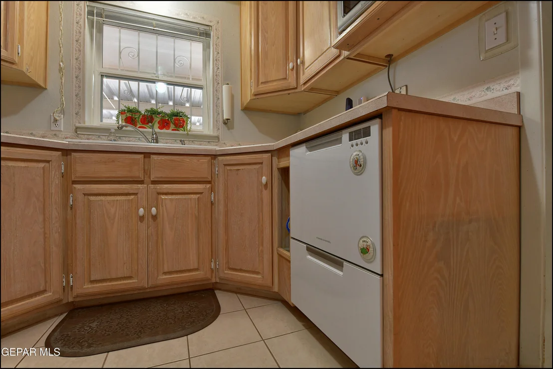 Photo of 9541 WAVERLY Drive