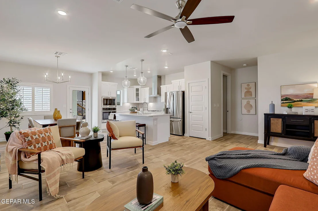 Photo of 924 Nayland Place