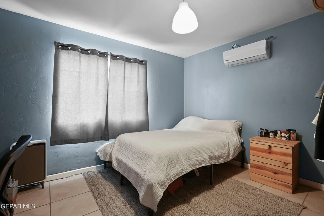 Photo of 731 PLAZER Place