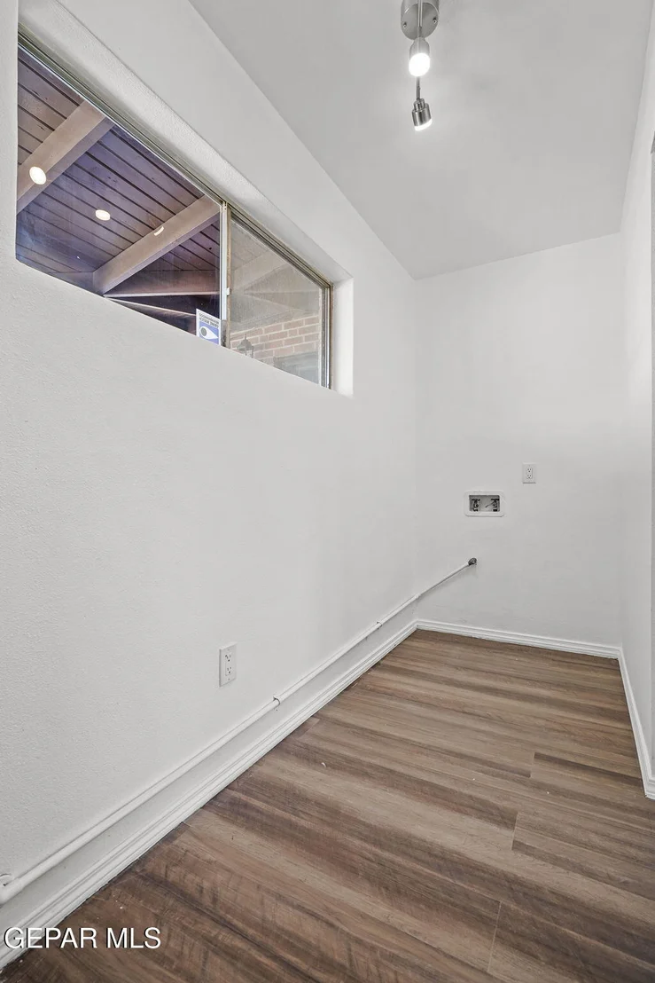 Photo of 468 BORRETT Street