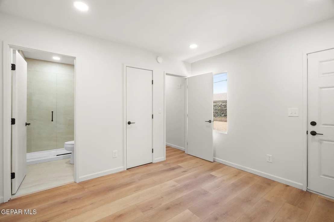 Photo of 4318 Larchmont Drive