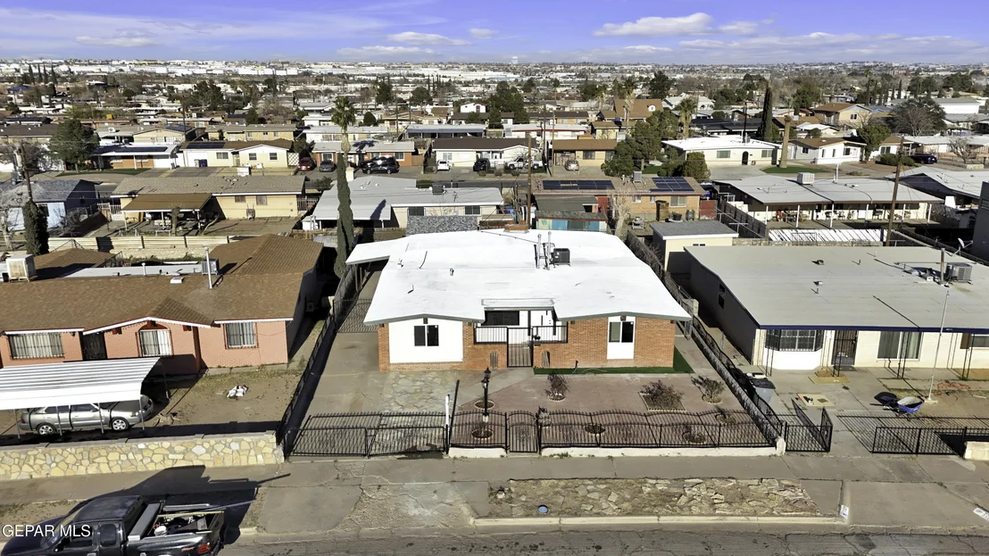 Photo of 7125 BANANA TREE Lane