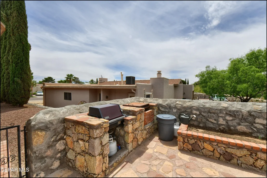 Photo of 6827 AMPOSTA Drive