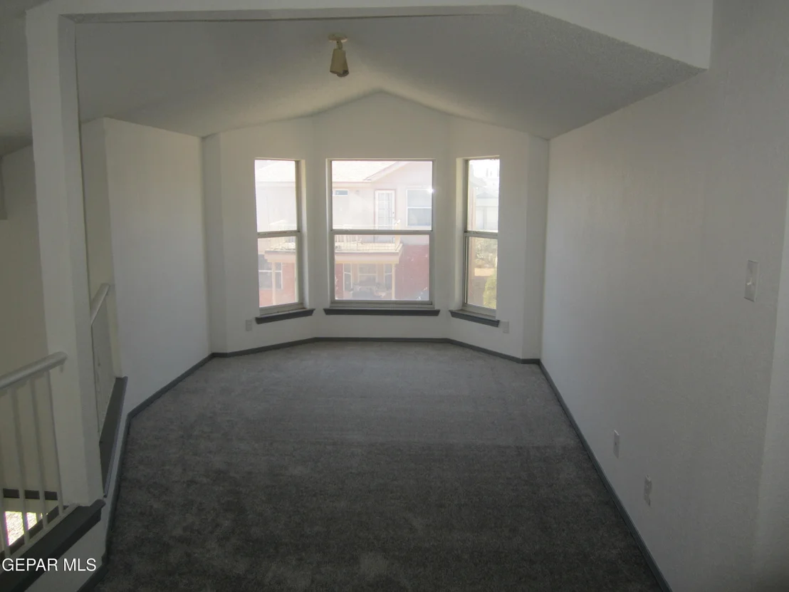 Photo of 7123 Oval Rock Drive