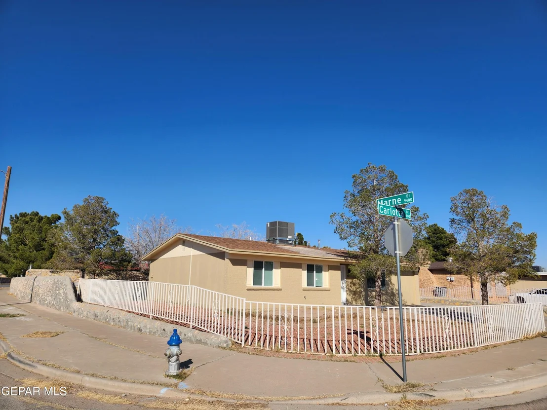 Photo of 901 CARLOTTA Drive