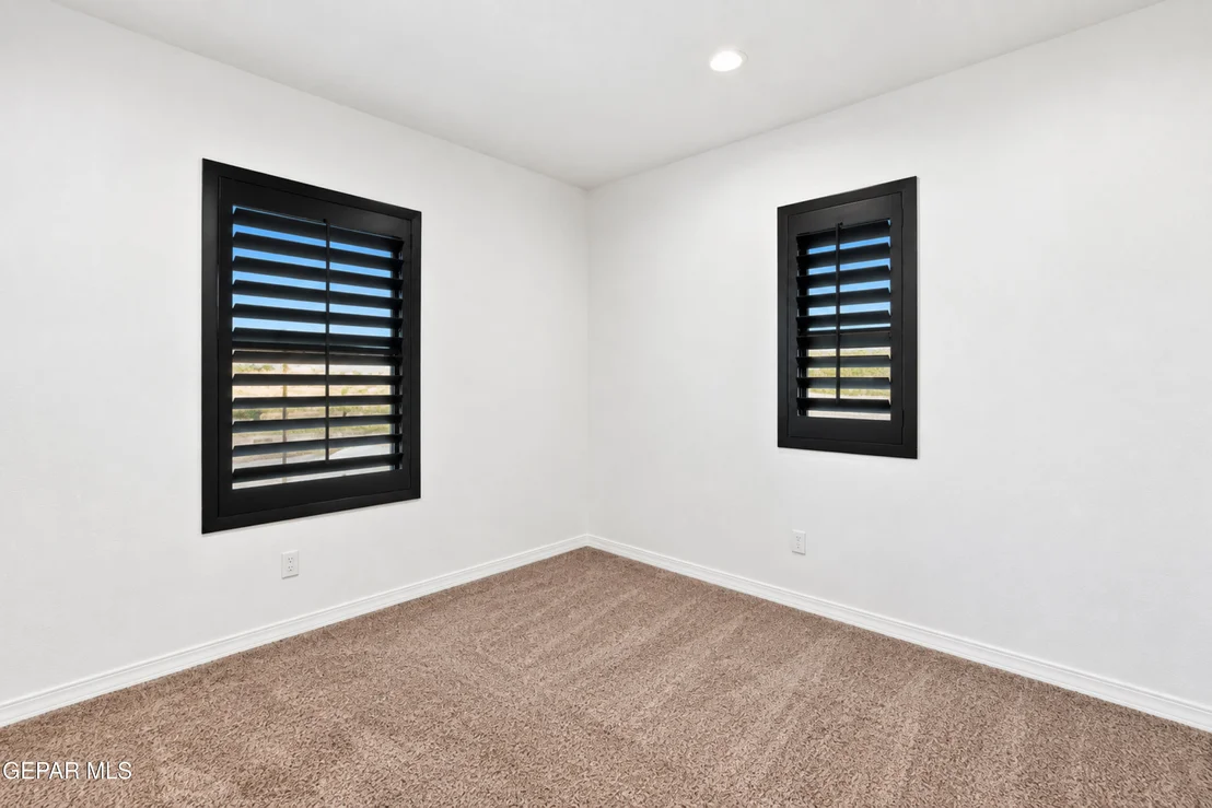 Photo of 817 Jones Point Place