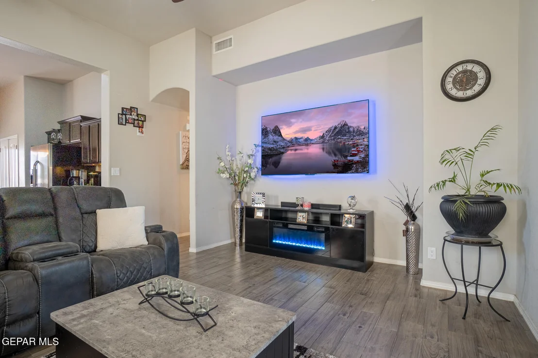 Photo of 7505 EAGLE VISTA Drive