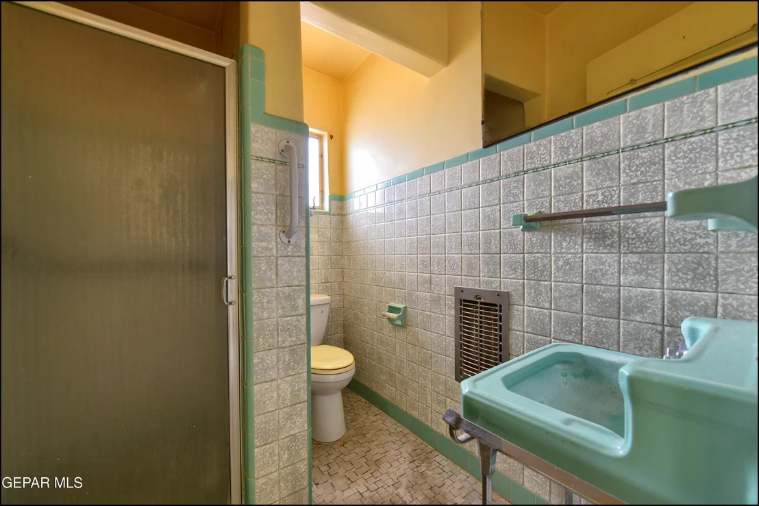 Photo of 2420 HAWLEY Circle