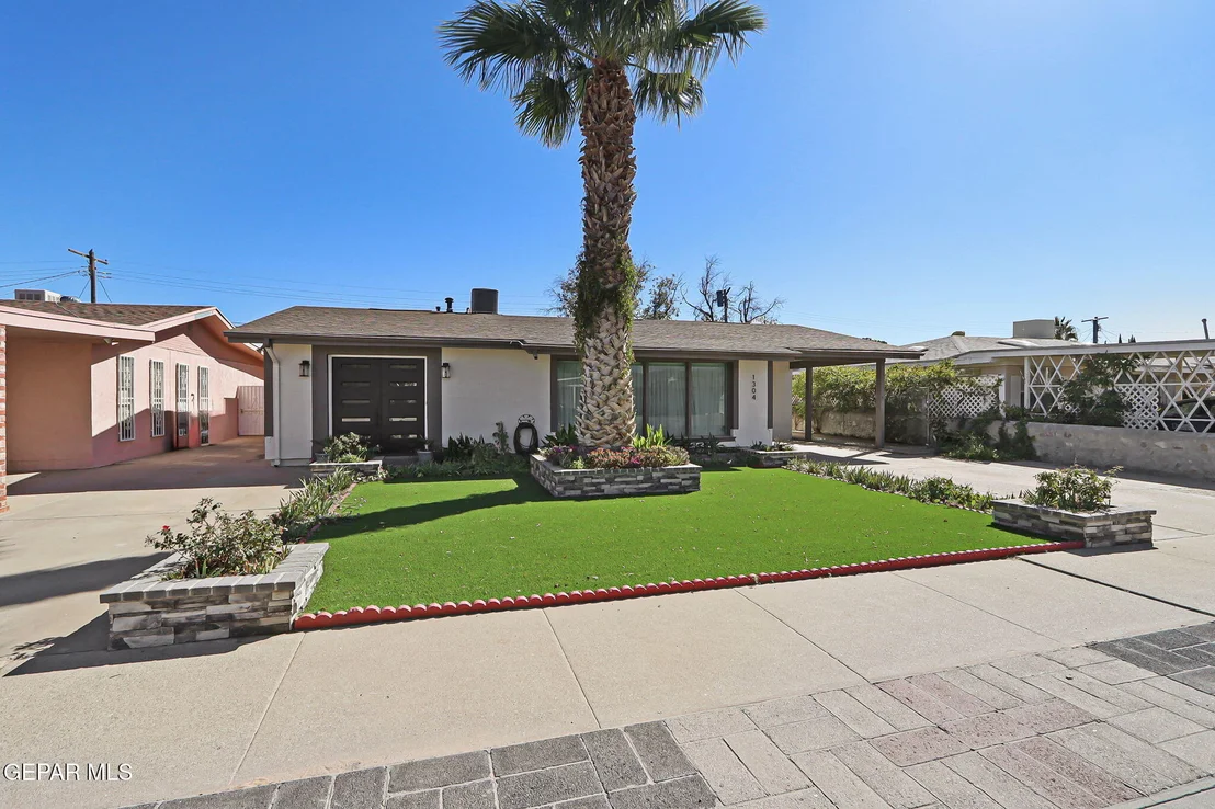 Photo of 1304 Honeysuckle Drive