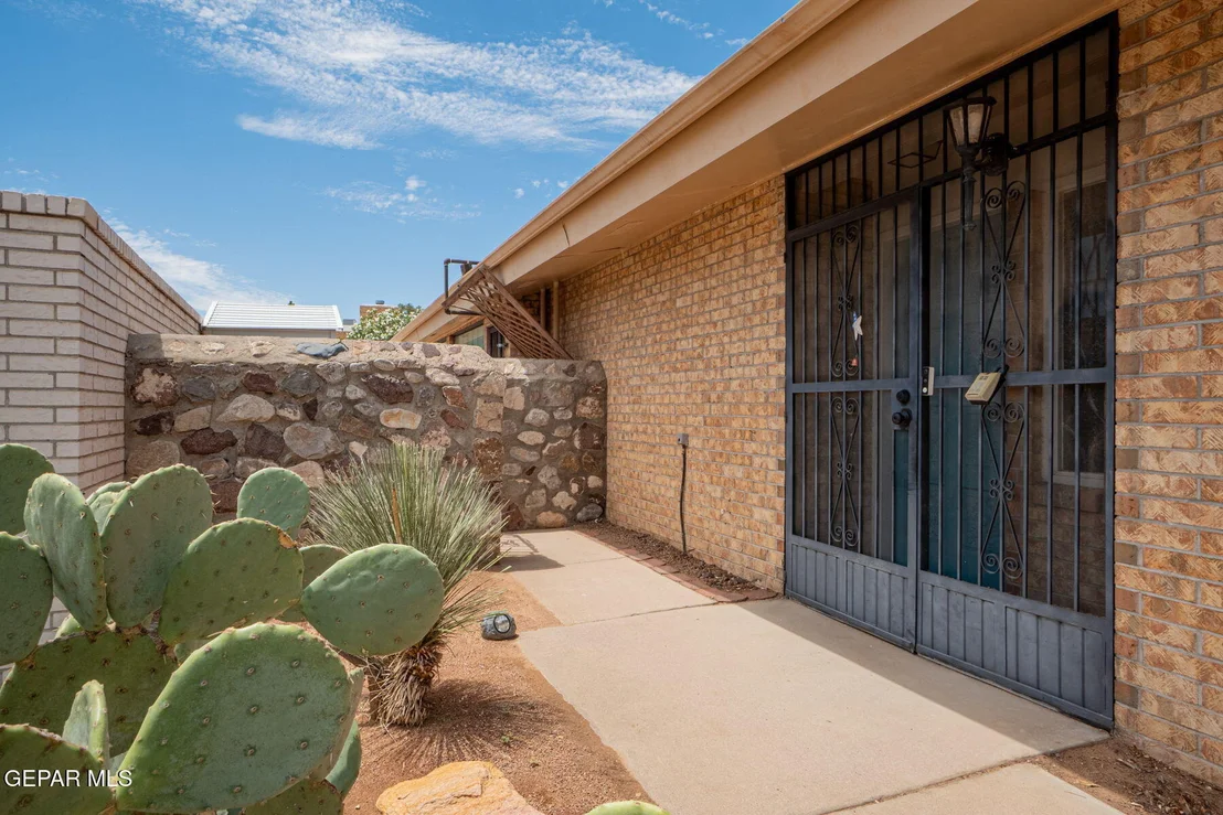 Photo of 3204 HIGH POINT Drive