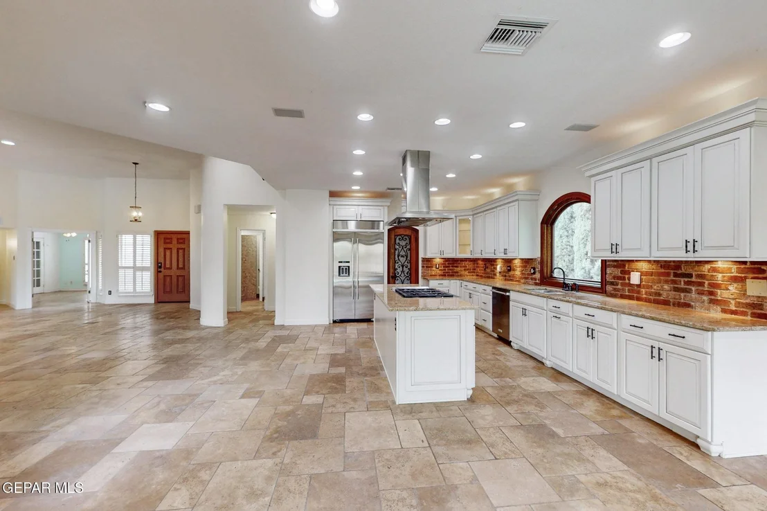 Photo of 633 WILD WILLOW Drive