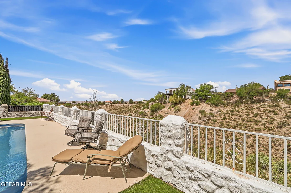 Photo of 605 MOONDALE Drive