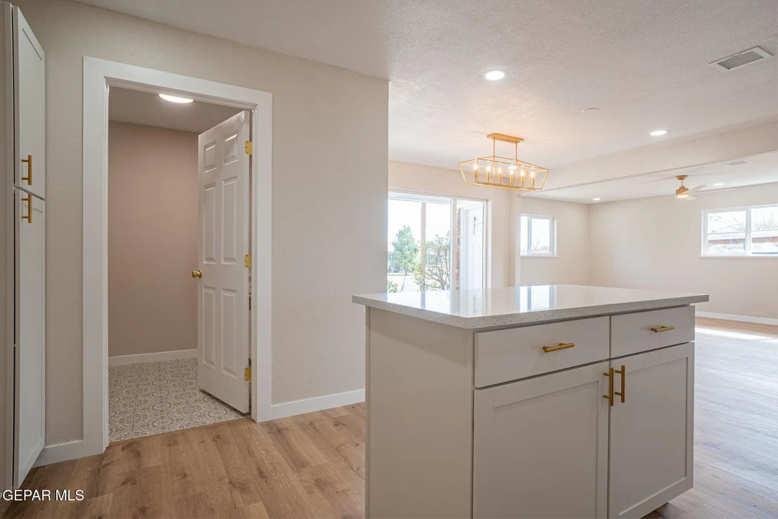 Photo of 3203 Shetland Road