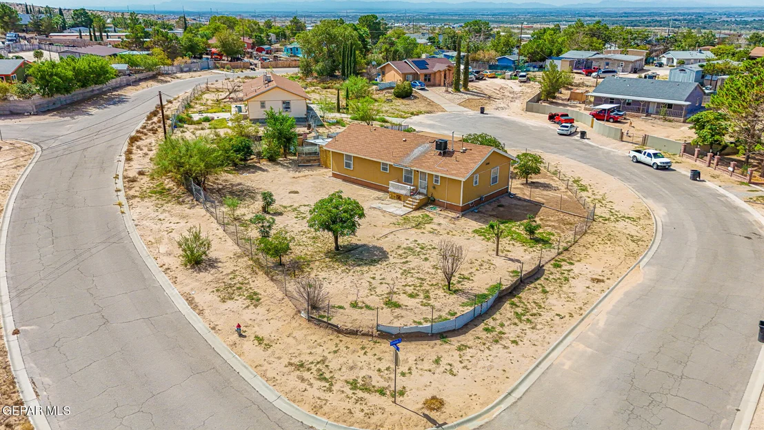 Photo of 1551 SEMINOLE Drive