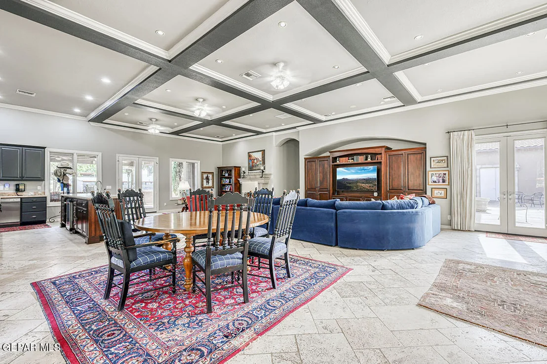 Photo of 656 COX Road